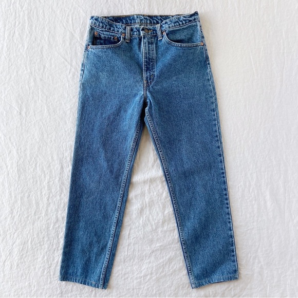 ‼️SOLD‼️Vintage Levi’s 512 slim taper medium wash straight leg blue jeans - Picture 4 of 7